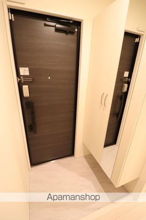 DーROOMエムツーの玄関
