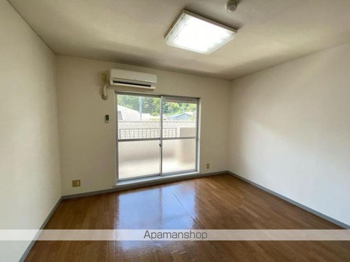 メゾンド西宝町の居間