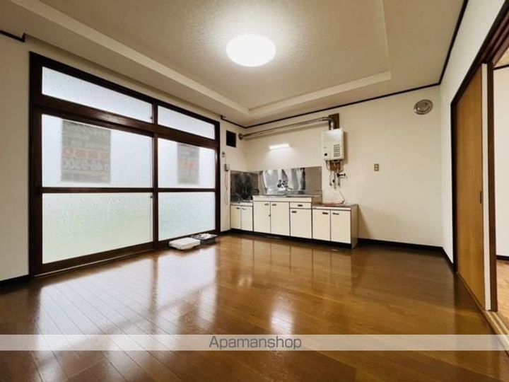 コーポ恵理(コーポエリ)10の居間