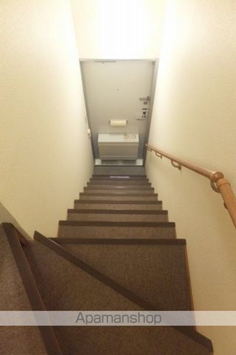 レオパレスグリーンプレイスの玄関