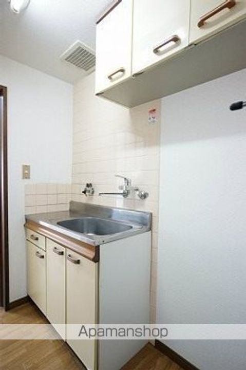 ウォールデン御門台A101のキッチン