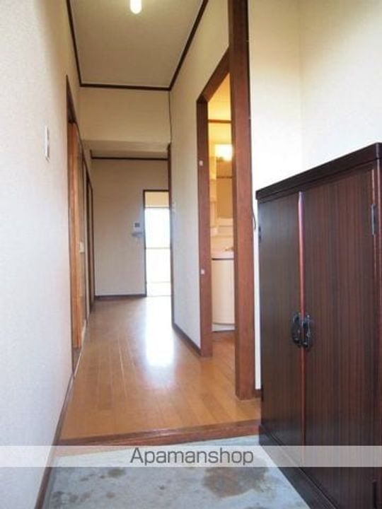 サンコーポシライシの玄関