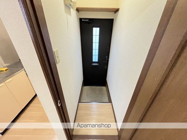 シャイン8103の玄関