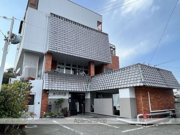 愛媛県四国中央市川之江町の賃貸アパートの周辺