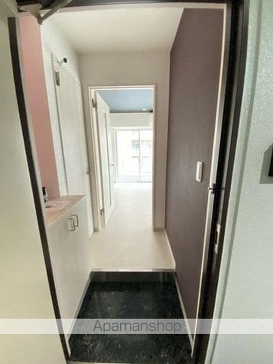 プレシャスタイム中央町ツインタワー南301の玄関