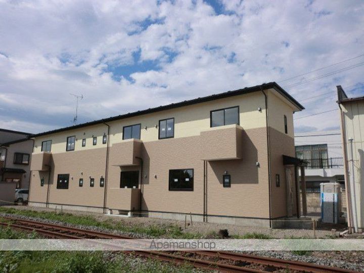 ファンシー中里C棟102の外観