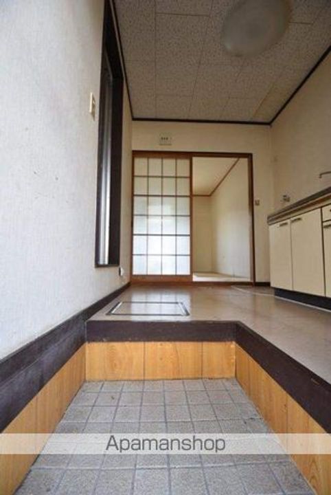 メゾンKK2101の玄関