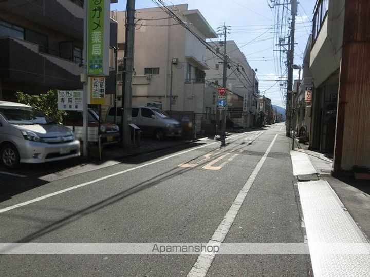 エンブルピュア梅屋町の周辺