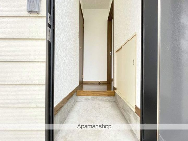 ツインかたばみ102の玄関