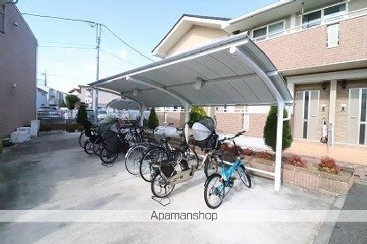 東京都昭島市緑町1丁目の賃貸アパートの外観