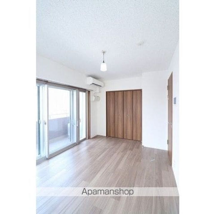 コンフォリア・リヴ森下MUTIOの居間