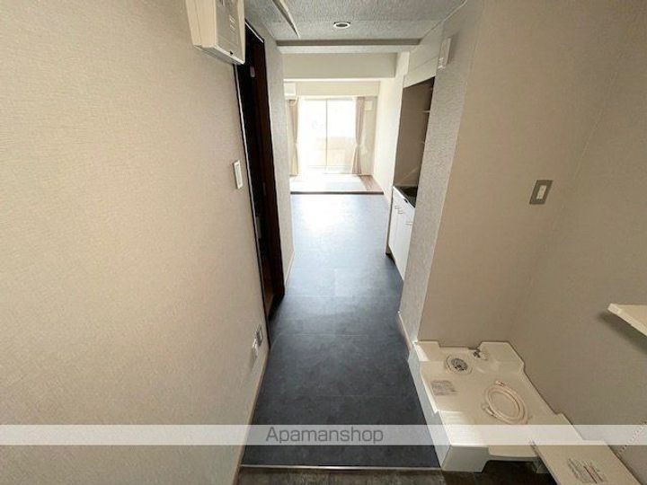 滋賀県大津市雄琴北2丁目の賃貸アパートの玄関