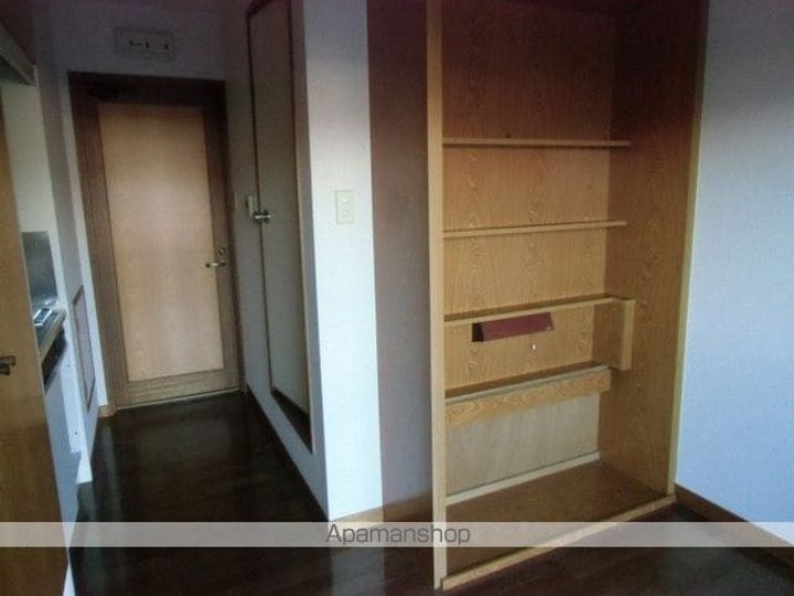 ビュー諏訪湖の森104の居間