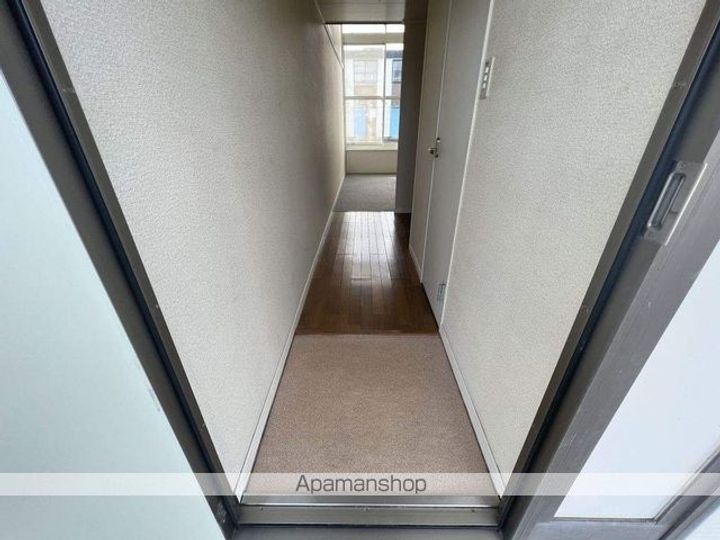 ソレーユ105の玄関