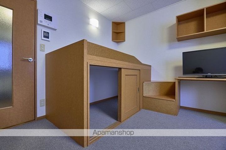 レオパレスプレシオッサの居間