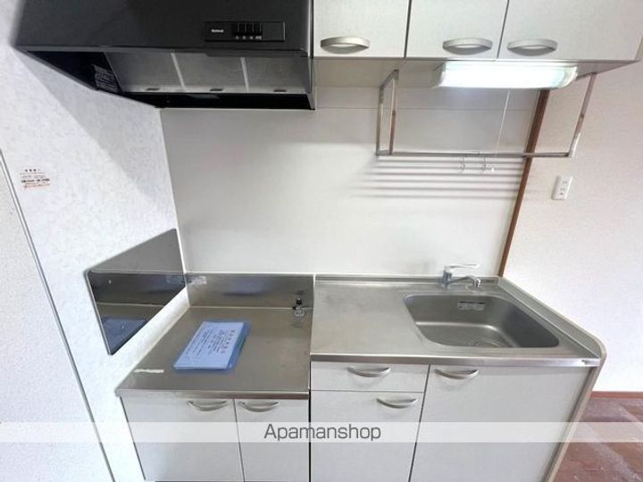 コートキャピタル203号室のキッチン