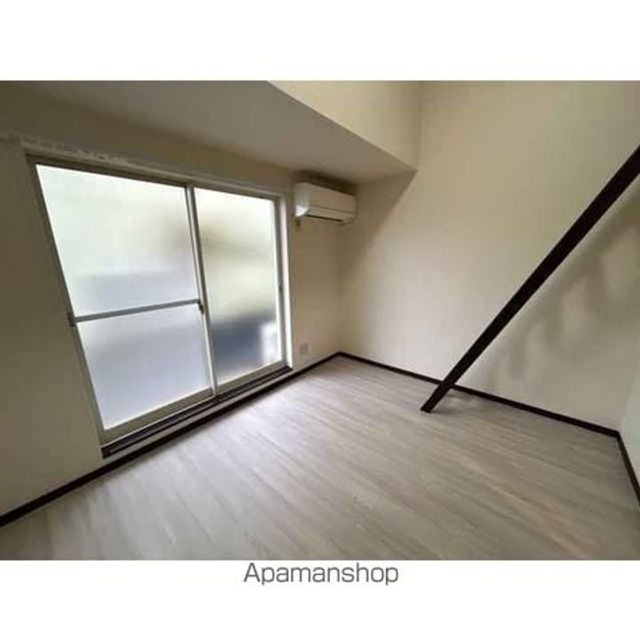 トーシンハイツ三郷の居間