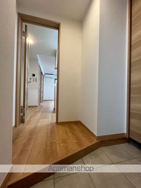 東京都八王子市打越町の賃貸アパートの玄関