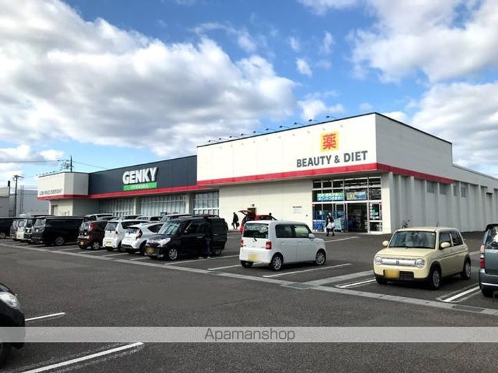 ヴィラ・ウエスト北館・南館南館101の周辺