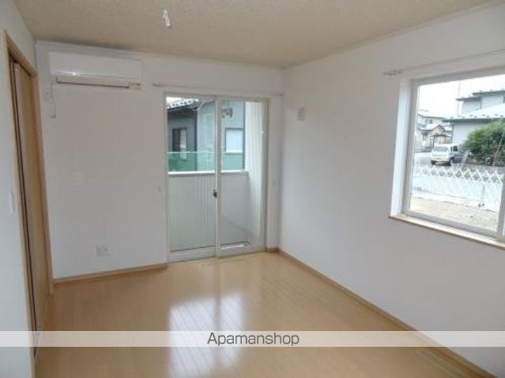 メゾンSKⅡ101の居間