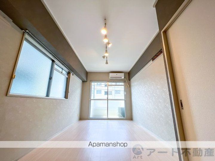 日正山越ハイツ1の内装