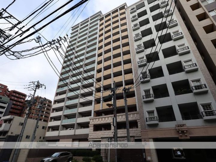 プレサンス泉シティアークの外観