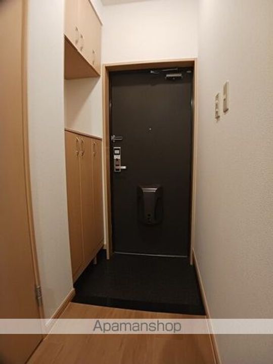 レジデンスディスコの玄関