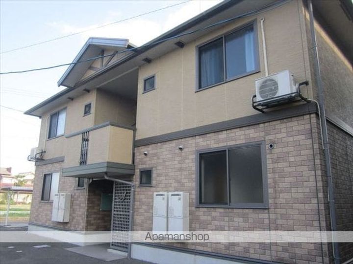 UNIVERSEB101の外観