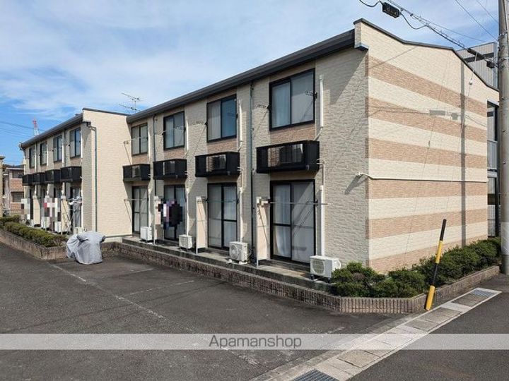 レオパレスプレシオッサの外観