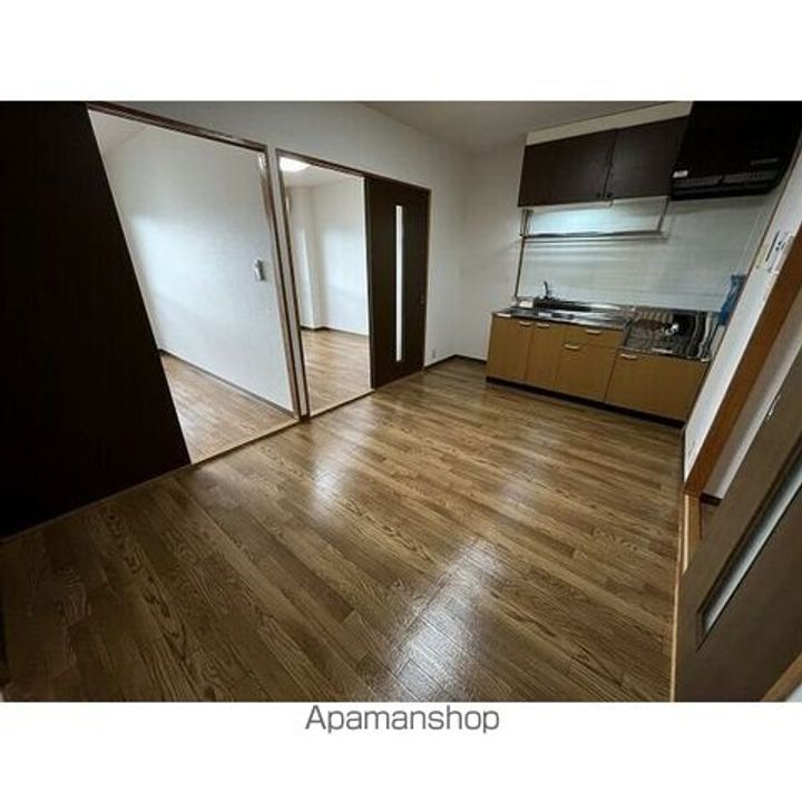 岐阜県可児市下恵土の賃貸マンションの居間