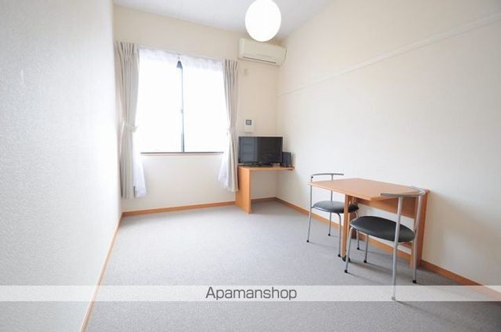 レオパレスイーストコートの居間