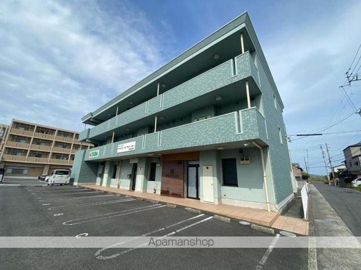 香川県高松市伏石町の賃貸マンションの外観