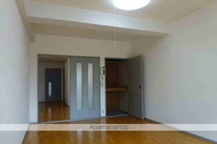 パークサイド・ヴィュー104の居間