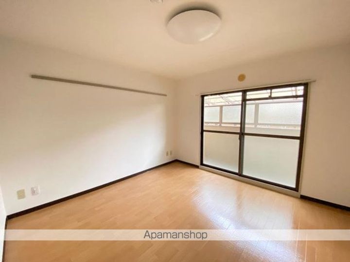 オーレックス扇町102の居間