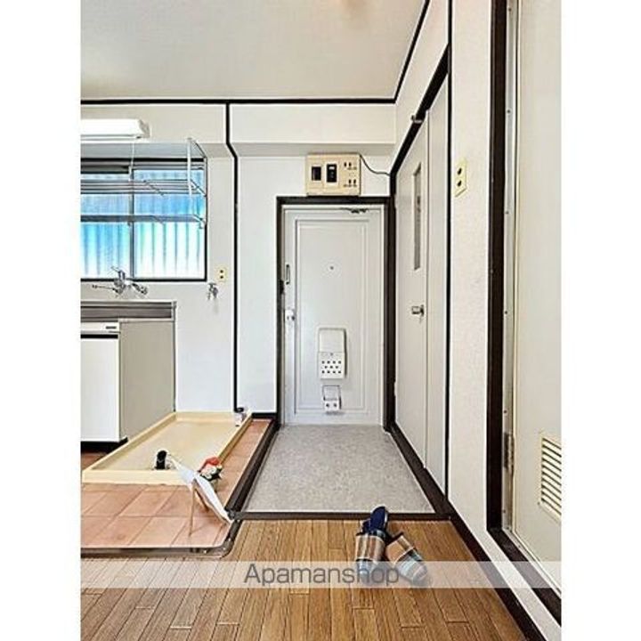 山の手荘302の玄関