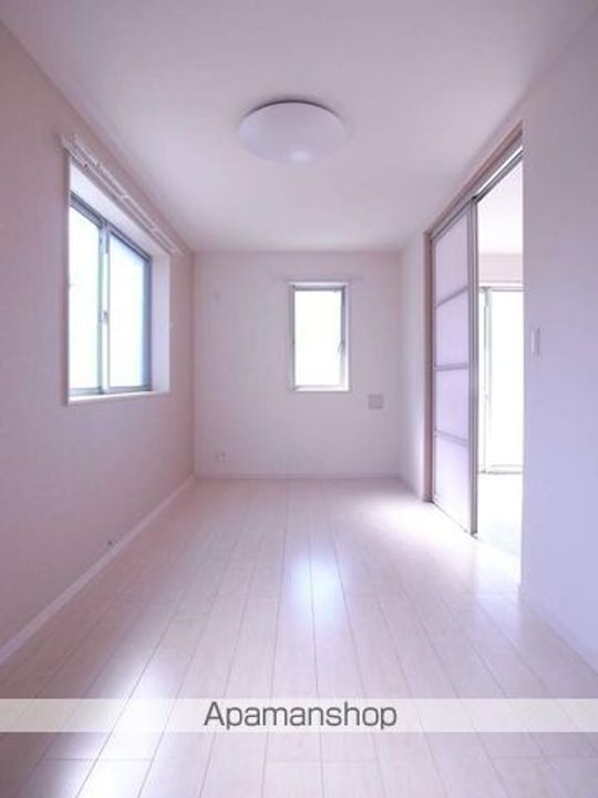 東京都足立区扇2丁目の賃貸マンションの居間