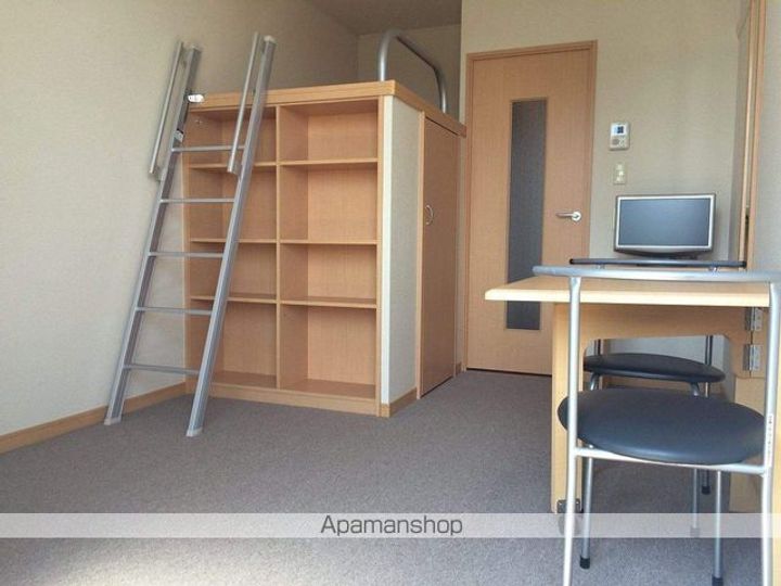 レオパレス銀河の居間