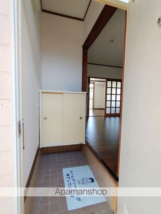 神奈川県川崎市宮前区馬絹4丁目の賃貸アパートの玄関