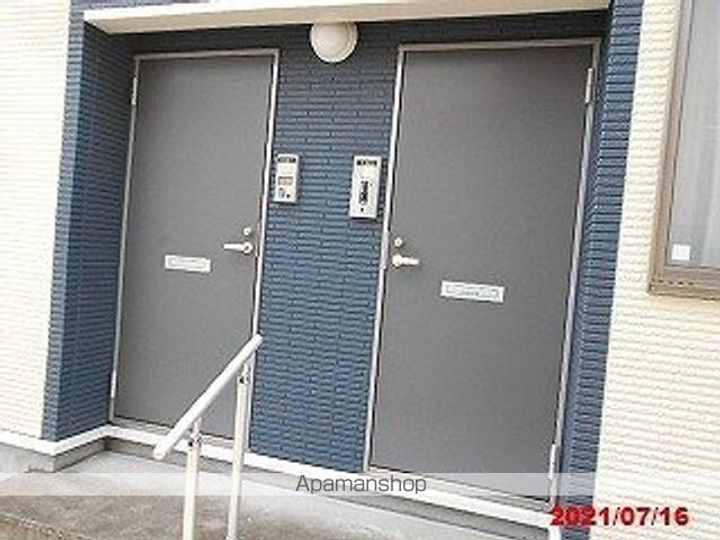 レオネクスト鈴201の玄関