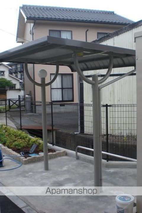 ロードクロサイト201の外観