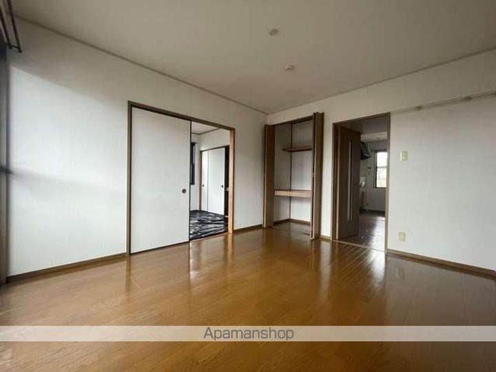 ロイヤルシャトー今泉Bの内装