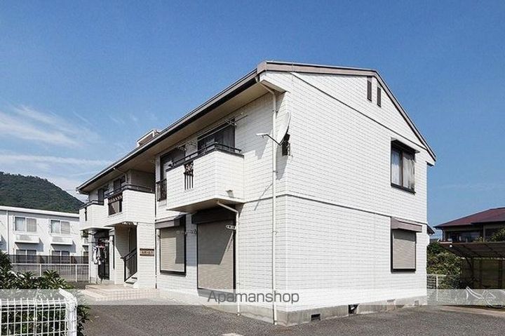 香川県高松市香西南町の賃貸アパートの外観
