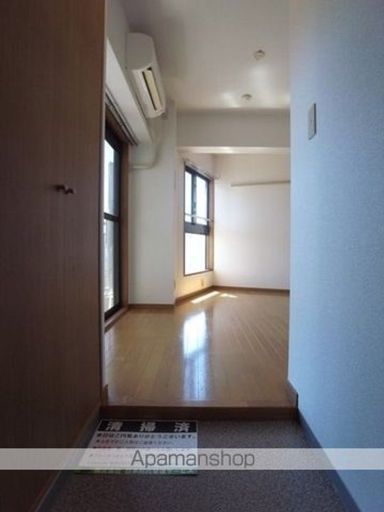 プレール新宿余丁町1104の玄関