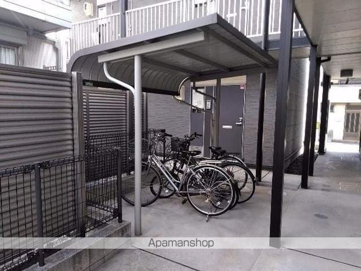 レオパレス廿軒家105の外観