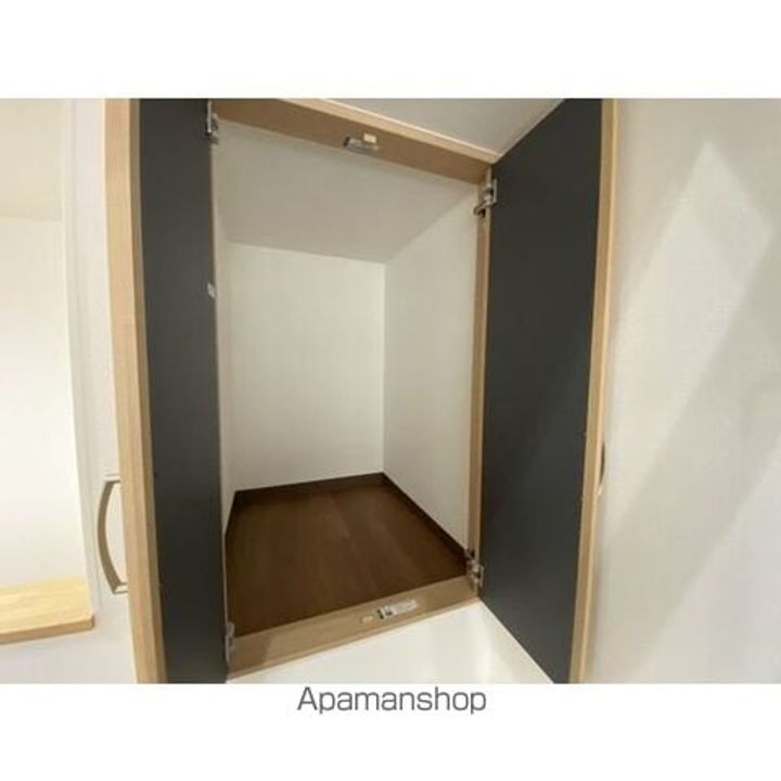 アースクエイク上条B棟(南棟)の内装