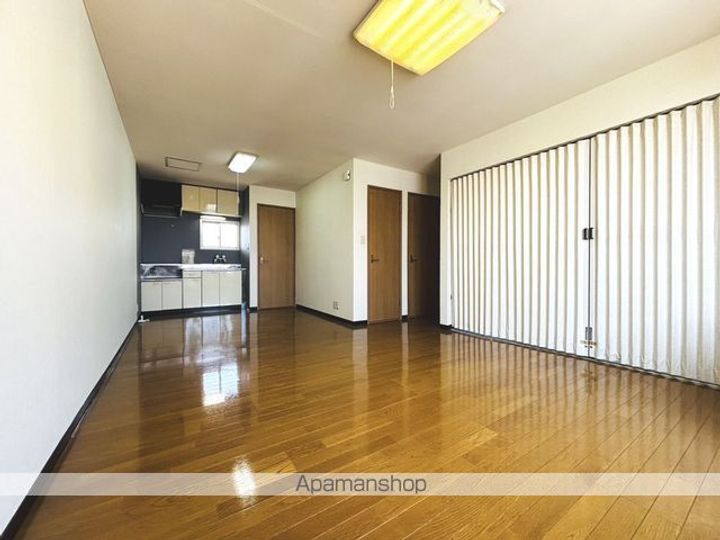 リバーサイド中の橋202の居間