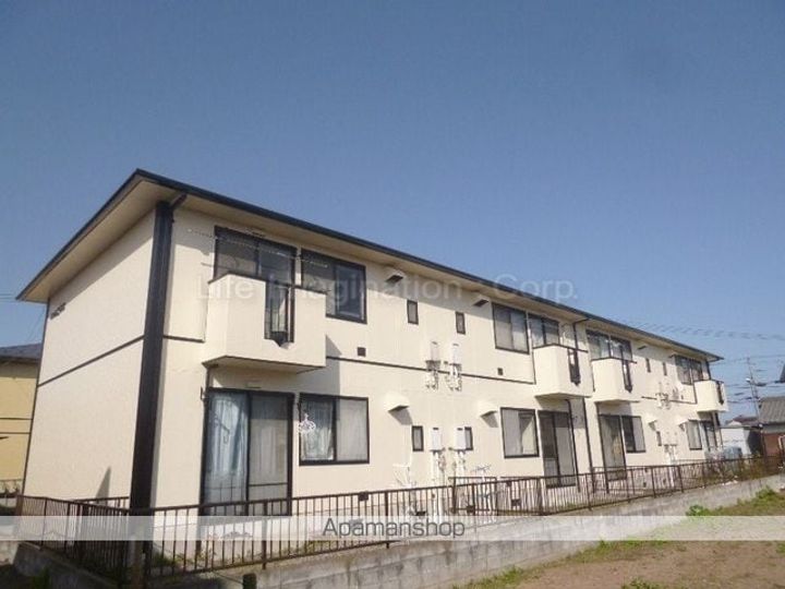 ハイツ二本木101の外観