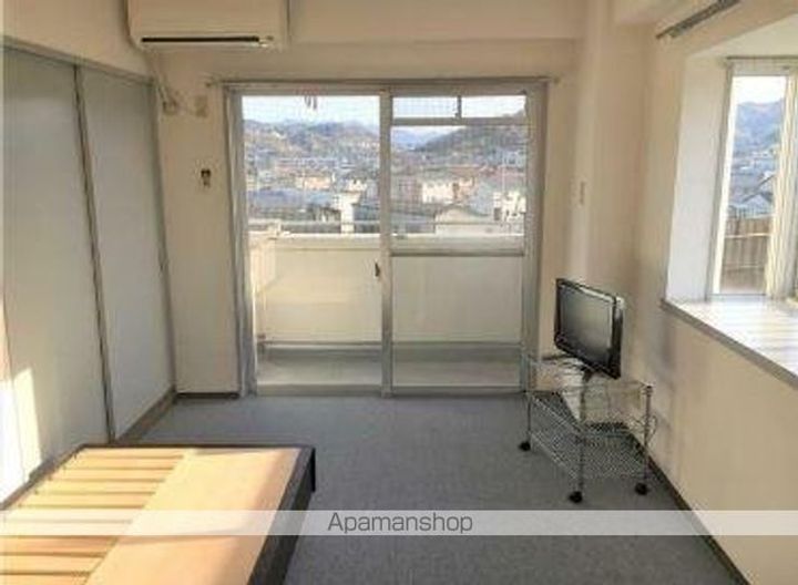 香川県さぬき市志度の賃貸マンションの居間