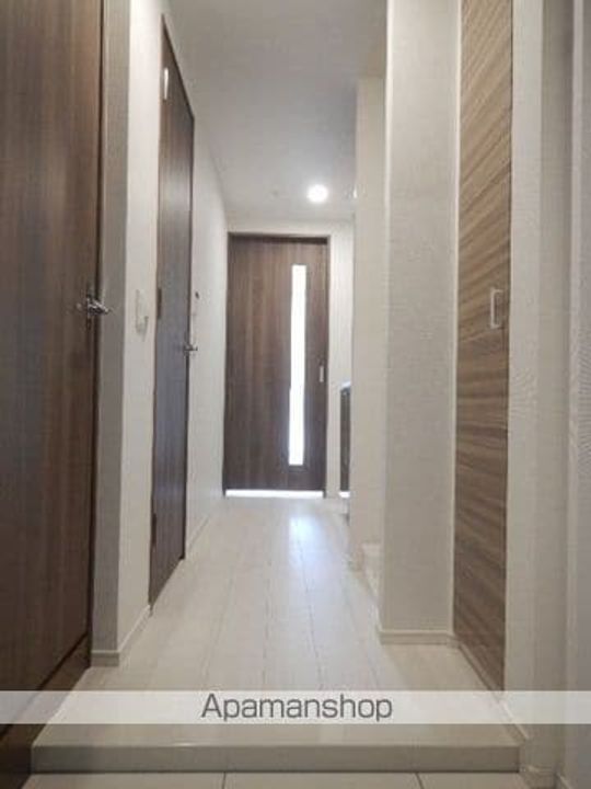 グランド・ガーラ東大島2F-1の玄関