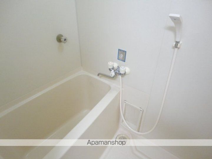 ホワイトキャッスル八乙女Ⅰ105の風呂